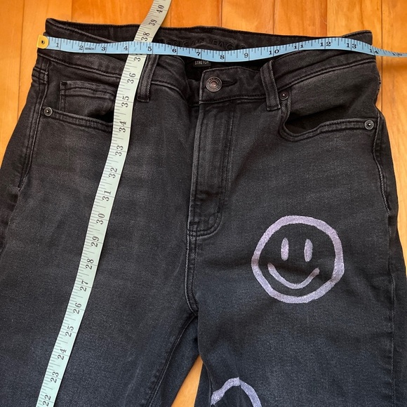 American Eagle Black Jeans with Smiley Face Design Mom Jean 6 - Picture 10 of 11